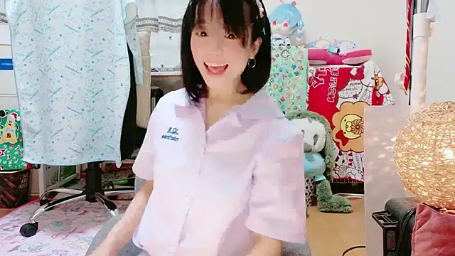 renapiyon8182 online show from 01/27/25, 07:03