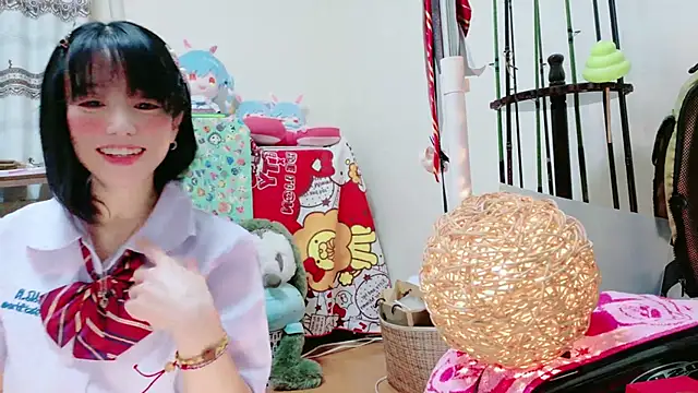 renapiyon8182 online show from 02/13/25, 07:10