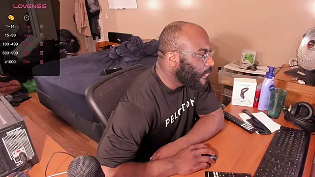 MrChuckDailyXXX online show from 03/17/25, 01:46