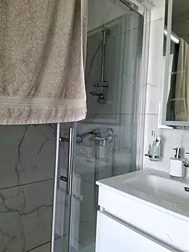 EileX official online show from 04/10/26, 06:18