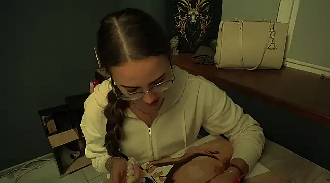 luxie milady online show from 12/15/24, 01:43