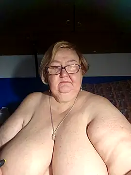 Snapshot of Awn290668 chatting on 09/20/25, 05:36 Awn290668 online show from 09/20/25, 05:36