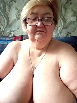 Awn290668 online show from 10/14/25, 05:41