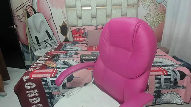 EMMA SWEETT1 online show from 02/12/25, 12:22