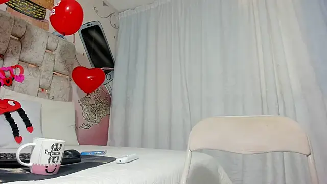 EMMA SWEETT1 online show from 02/14/25, 03:47