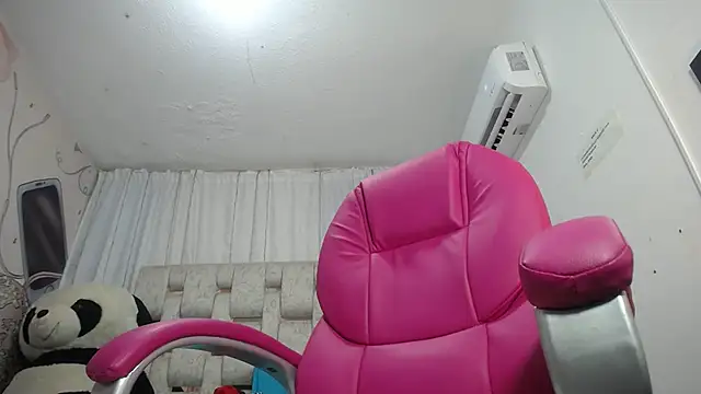 EMMA SWEETT1 online show from 11/14/25, 12:48