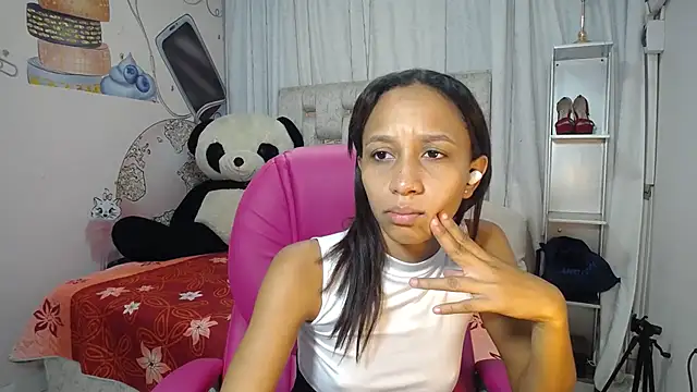 EMMA SWEETT1 online show from 12/19/25, 12:45