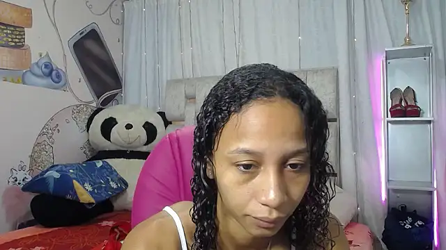 EMMA SWEETT1 online show from 12/22/25, 12:35