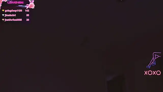 Snapshot of ArianaCroft chatting on 01/04/25, 02:04 ArianaCroft online show from 01/04/25, 02:04