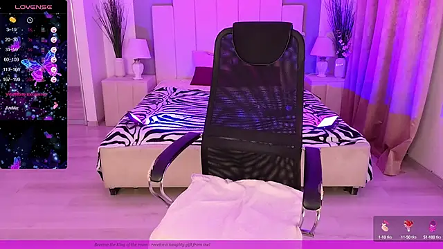 Snapshot of EVAshinyGIRL chatting on 01/09/25, 11:47 EVAshinyGIRL online show from 01/09/25, 11:47