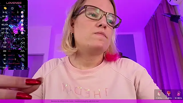 Snapshot of EVAshinyGIRL chatting on 01/12/25, 02:41 EVAshinyGIRL online show from 01/12/25, 02:41