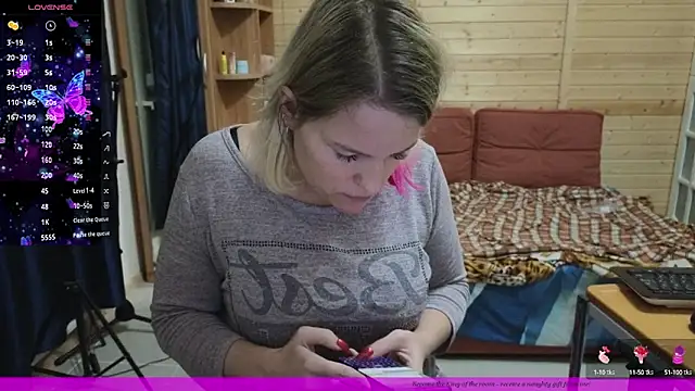 Snapshot of EVAshinyGIRL chatting on 01/15/25, 04:54 EVAshinyGIRL online show from 01/15/25, 04:54