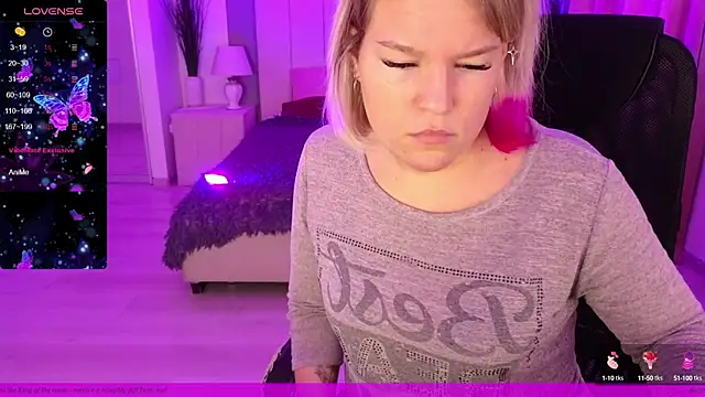 Snapshot of EVAshinyGIRL chatting on 01/24/25, 07:51 EVAshinyGIRL online show from 01/24/25, 07:51