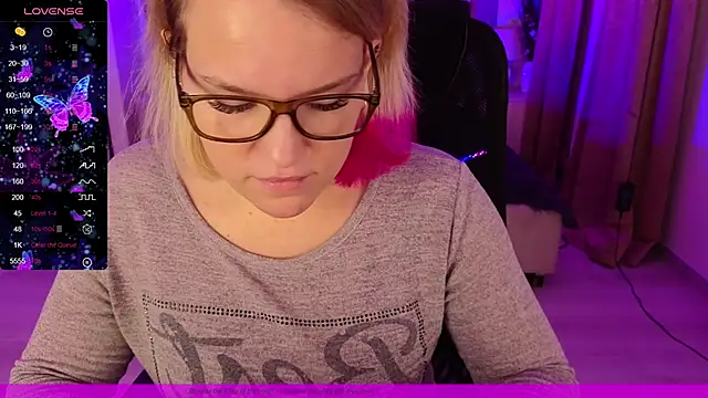 Snapshot of EVAshinyGIRL chatting on 01/30/25, 07:39 EVAshinyGIRL online show from 01/30/25, 07:39