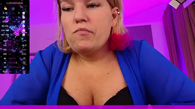 Snapshot of EVAshinyGIRL chatting on 01/31/25, 02:17 EVAshinyGIRL online show from 01/31/25, 02:17