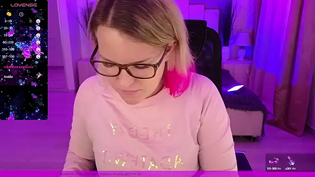 Snapshot of EVAshinyGIRL chatting on 02/07/25, 08:11 EVAshinyGIRL online show from 02/07/25, 08:11