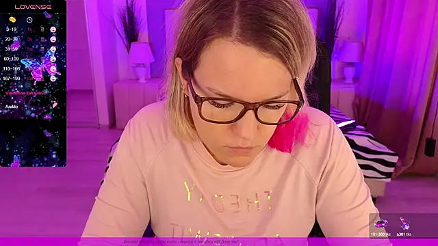 Snapshot of EVAshinyGIRL chatting on 02/08/25, 07:59 EVAshinyGIRL online show from 02/08/25, 07:59