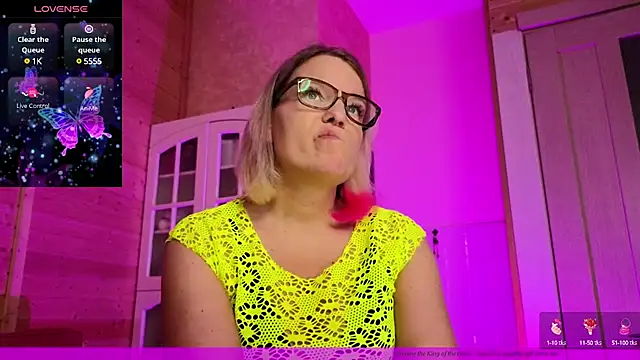 Snapshot of EVAshinyGIRL chatting on 03/06/25, 07:32 EVAshinyGIRL online show from 03/06/25, 07:32