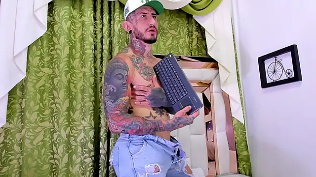 dilan scootk  online show from 10/15/25, 07:25