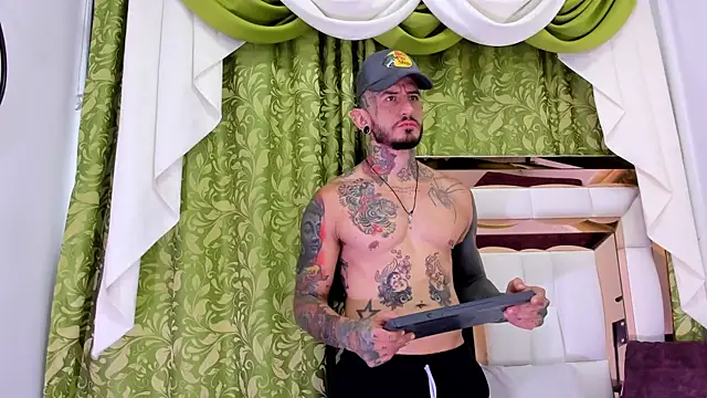 dilan scootk  online show from 10/26/25, 11:16