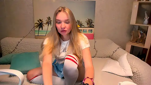 BoysLoveBlondee online show from 12/18/24, 07:41