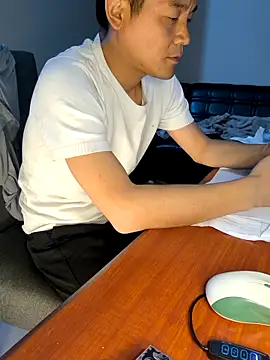 kisstoyousoon2024 online show from 09/12/25, 07:14