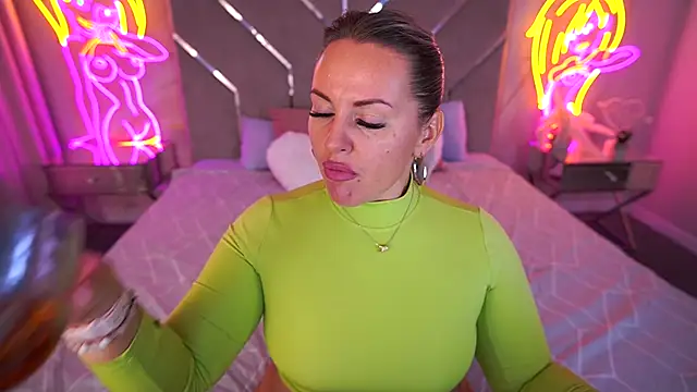 KiraCandyS online show from 09/25/25, 08:56