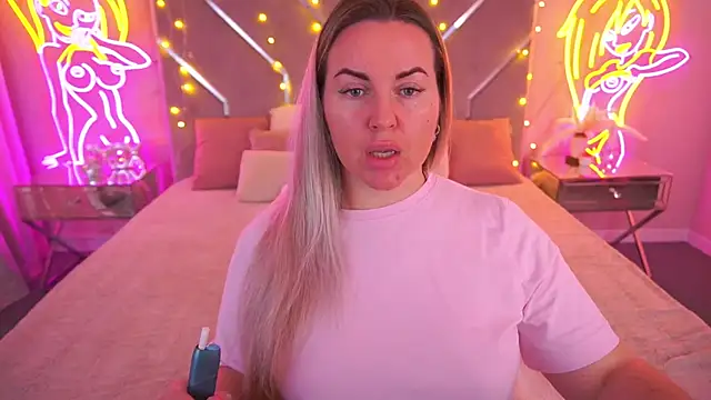 KiraCandyS online show from 05/09/26, 07:08