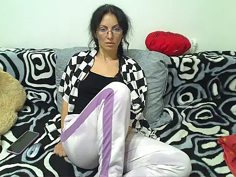 Emmatoo online show from 04/13/26, 11:32