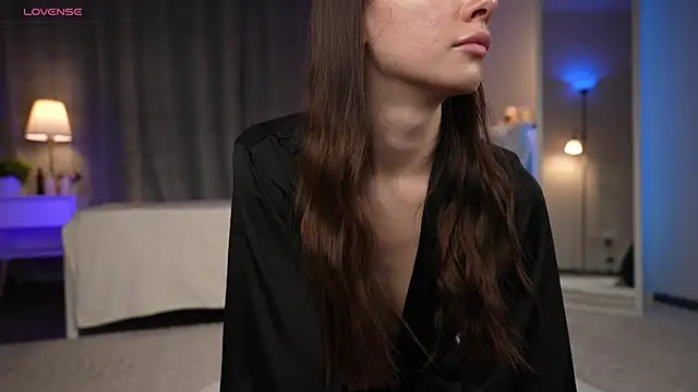 Snapshot of Amely_Young chatting on 11/21/25, 01:48 Amely Young online show from 11/21/25, 01:48