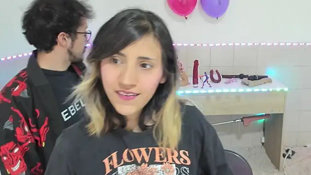 linnie  online show from 09/21/25, 10:44