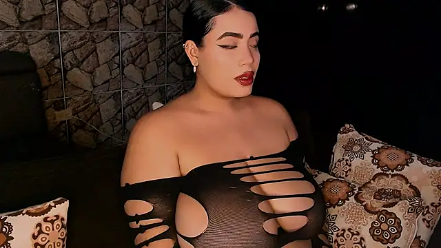 Snapshot of Emmacamille chatting on 03/01/25, 01:22 Emmacamille online show from 03/01/25, 01:22