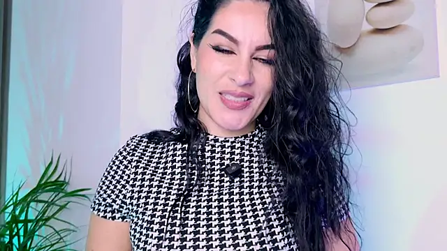 Pamela Rosal online show from 04/13/26, 12:54