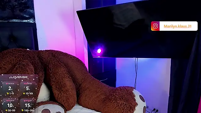 Maryonthemoon online show from 11/23/25, 11:21