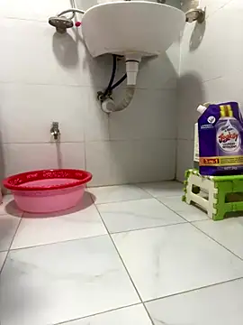 Snapshot of -SingleMom- chatting on 09/18/25, 04:25 -SingleMom- online show from 09/18/25, 04:25