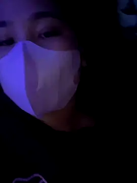 Snapshot of -SingleMom- chatting on 10/22/25, 03:23 -SingleMom- online show from 10/22/25, 03:23