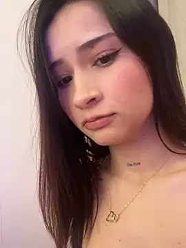 Snapshot of Angeeel_ chatting on 12/18/24, 09:08 Angeeel online show from 12/18/24, 09:08