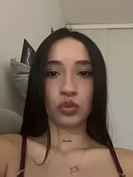 Snapshot of Angeeel_ chatting on 01/15/25, 01:56 Angeeel online show from 01/15/25, 01:56