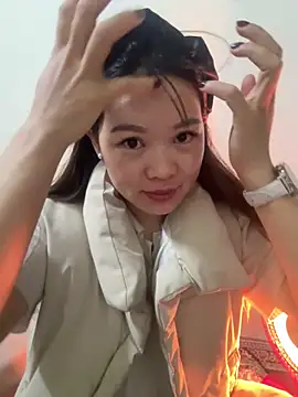 Hellen 111 online show from 02/03/25, 03:53