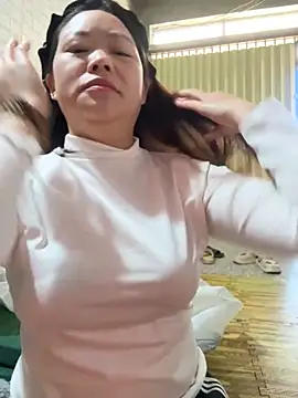 Hellen 111 online show from 11/28/25, 03:42