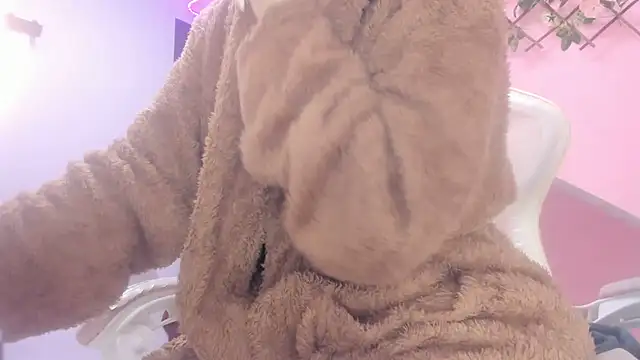 Snapshot of meribeth303av chatting on 02/01/25, 01:23 meribeth303av online show from 02/01/25, 01:23