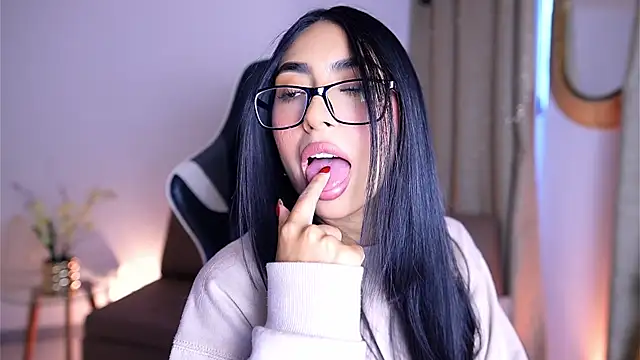 Snapshot of Sara_albrecht chatting on 12/27/24, 08:07 Sara albrecht online show from 12/27/24, 08:07