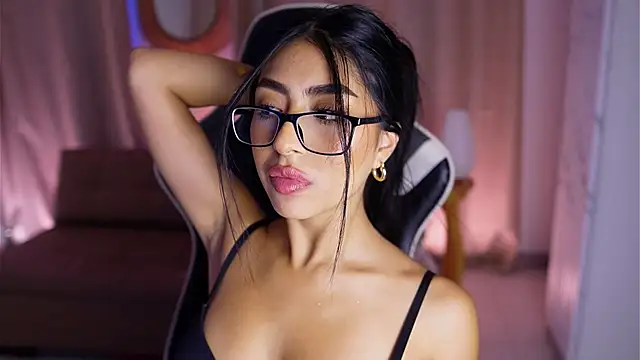 Snapshot of Sara_albrecht chatting on 01/21/25, 12:18 Sara albrecht online show from 01/21/25, 12:18