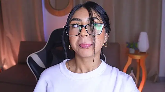 Snapshot of Sara_albrecht chatting on 01/21/25, 03:21 Sara albrecht online show from 01/21/25, 03:21