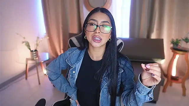 Snapshot of Sara_albrecht chatting on 02/24/25, 04:15 Sara albrecht online show from 02/24/25, 04:15