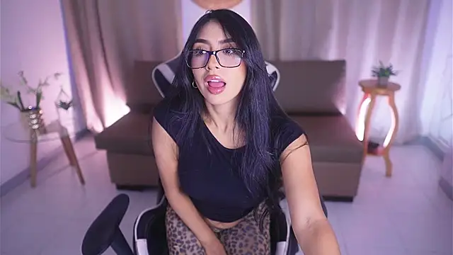 Snapshot of Sara_albrecht chatting on 03/11/25, 12:39 Sara albrecht online show from 03/11/25, 12:39