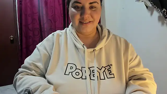 Snapshot of tetasgrandes_karol chatting on 01/05/25, 03:13 tetasgrandes karol online show from 01/05/25, 03:13