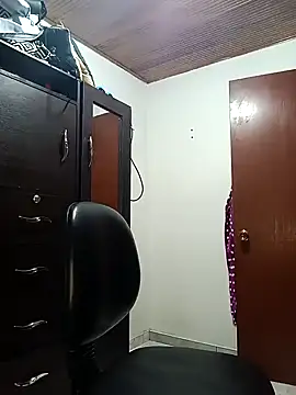 Snapshot of tetasgrandes_karol chatting on 01/16/25, 05:23 tetasgrandes karol online show from 01/16/25, 05:23