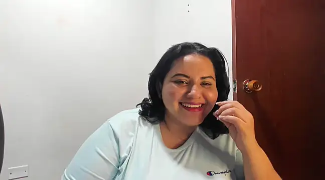 Snapshot of tetasgrandes_karol chatting on 03/21/25, 09:12 tetasgrandes karol online show from 03/21/25, 09:12