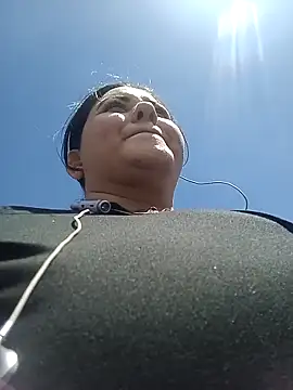 Snapshot of tetasgrandes_karol chatting on 09/21/25, 06:20 tetasgrandes karol online show from 09/21/25, 06:20